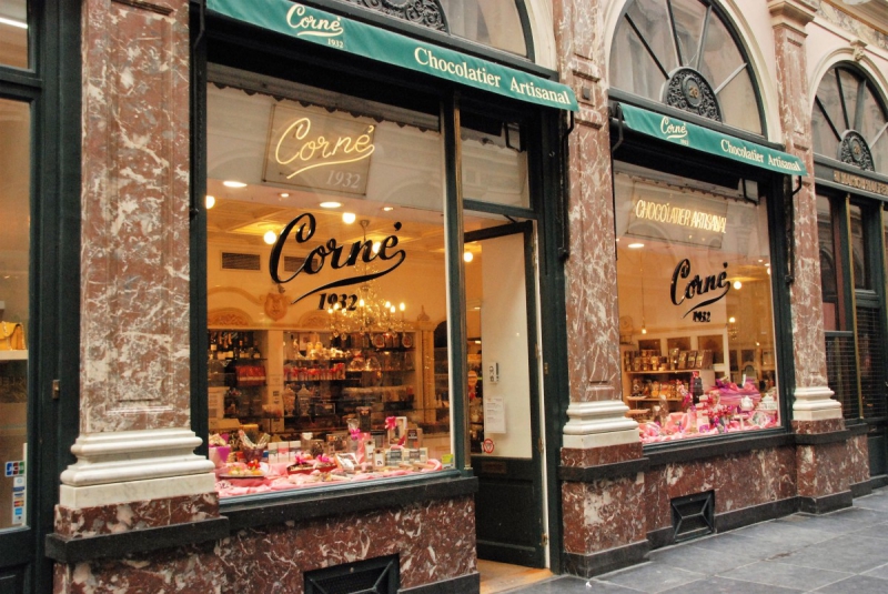 boulangerie-DRAGUIGNAN-min_chocolate_chocolaterie_shop_luxury_chic_gallery_brussels_belgium-558146