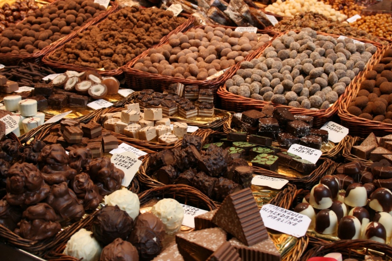 boulangerie-DRAGUIGNAN-min_chocolates_chocolate_nibble_sweetness_fine_chocolates_gourmet_candy_brand-752083